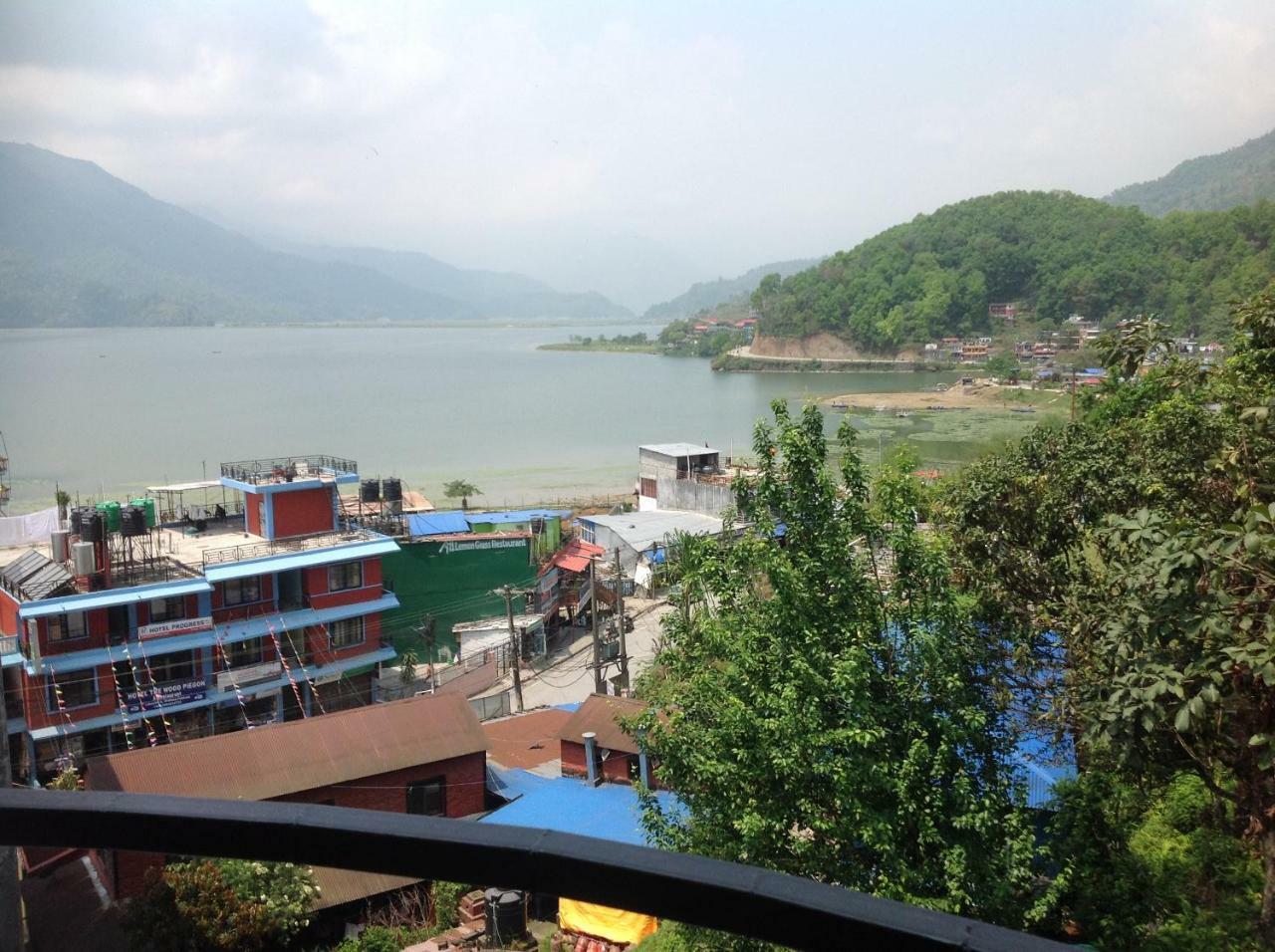 Hotel Direction Pokhara Buitenkant foto
