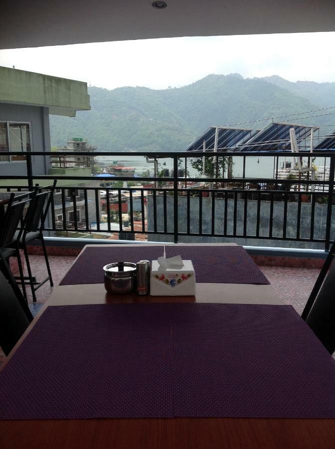 Hotel Direction Pokhara Buitenkant foto