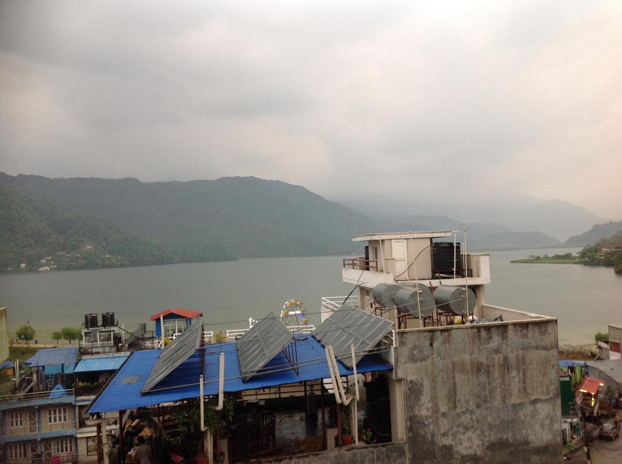 Hotel Direction Pokhara Buitenkant foto