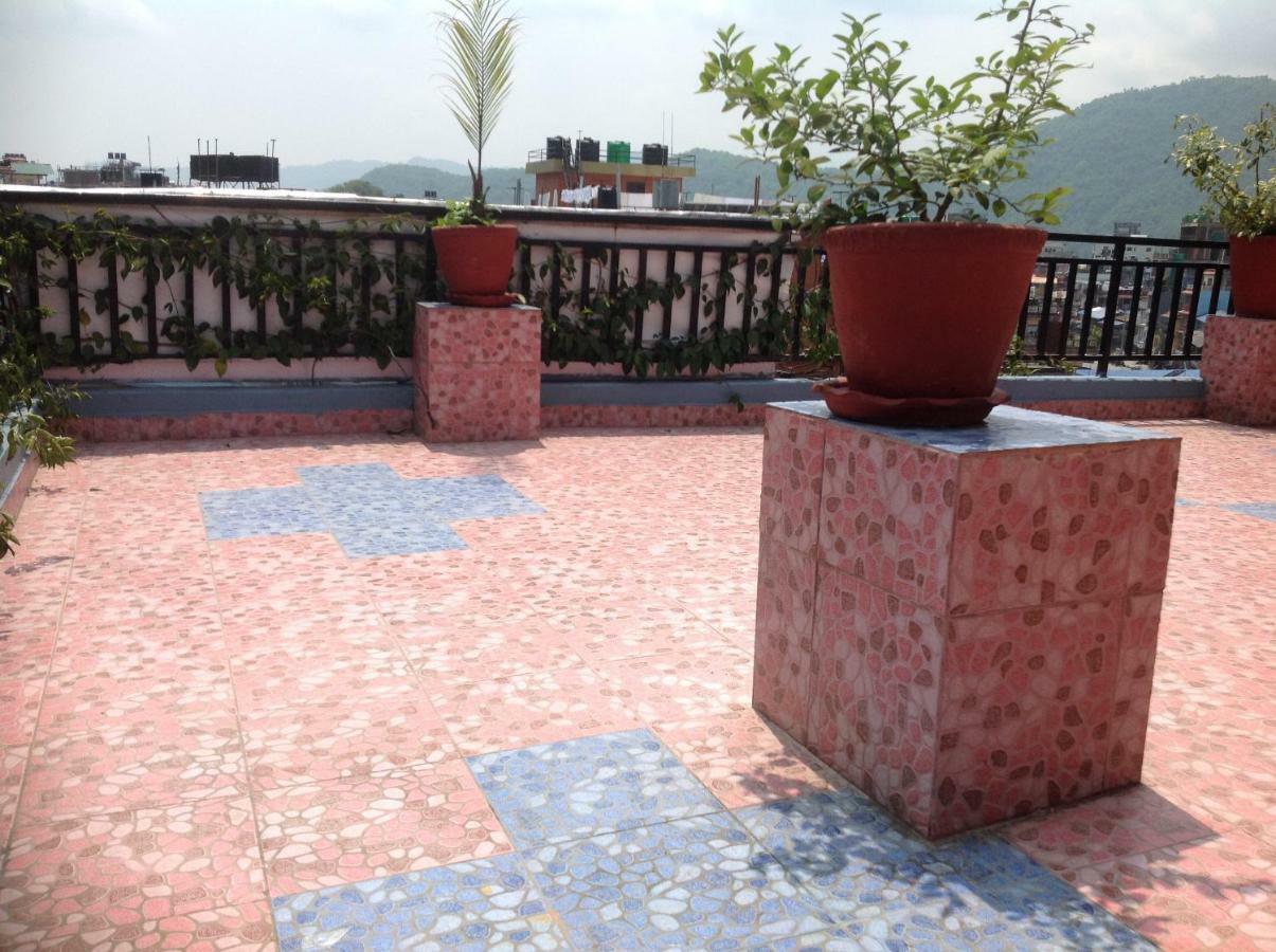 Hotel Direction Pokhara Buitenkant foto