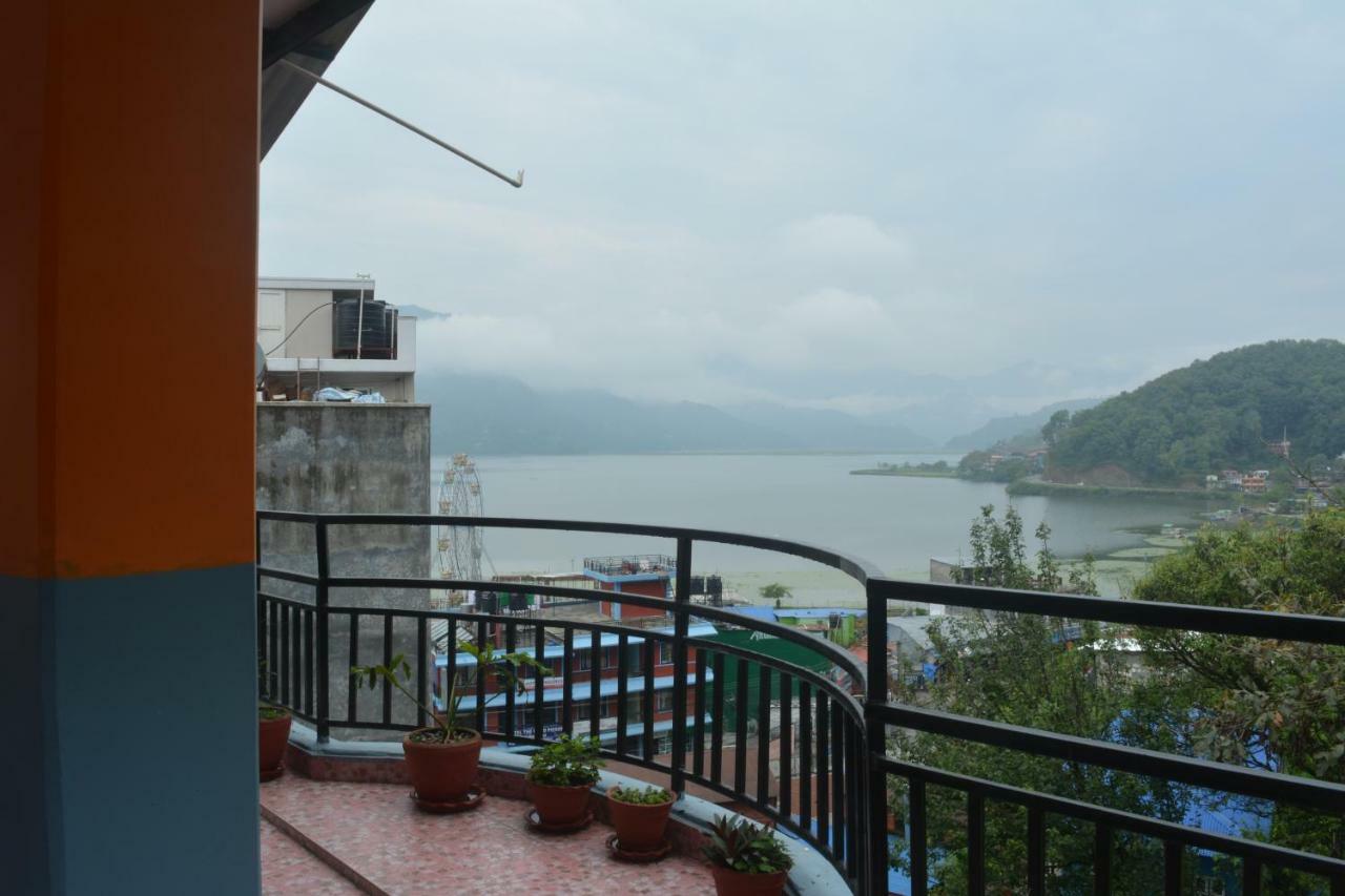 Hotel Direction Pokhara Buitenkant foto