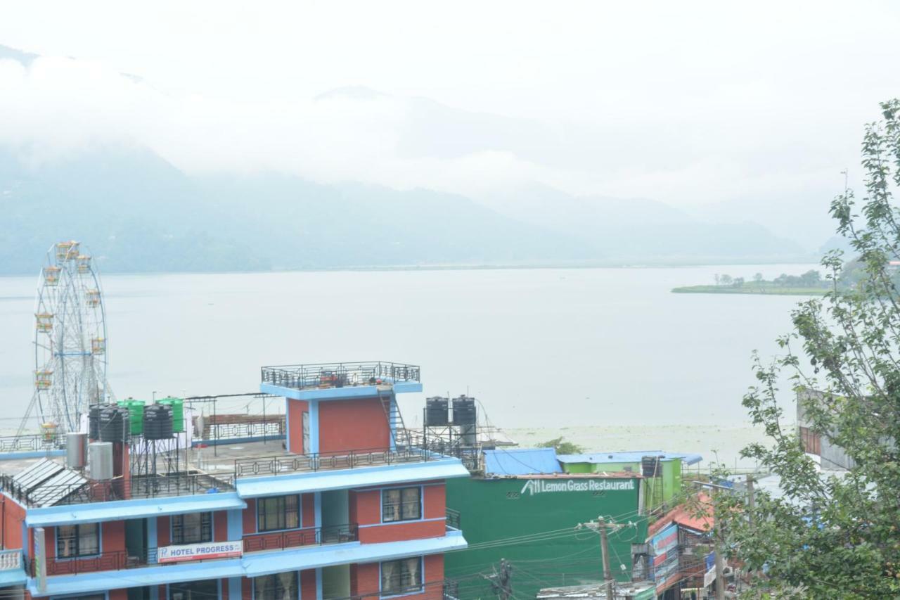Hotel Direction Pokhara Buitenkant foto