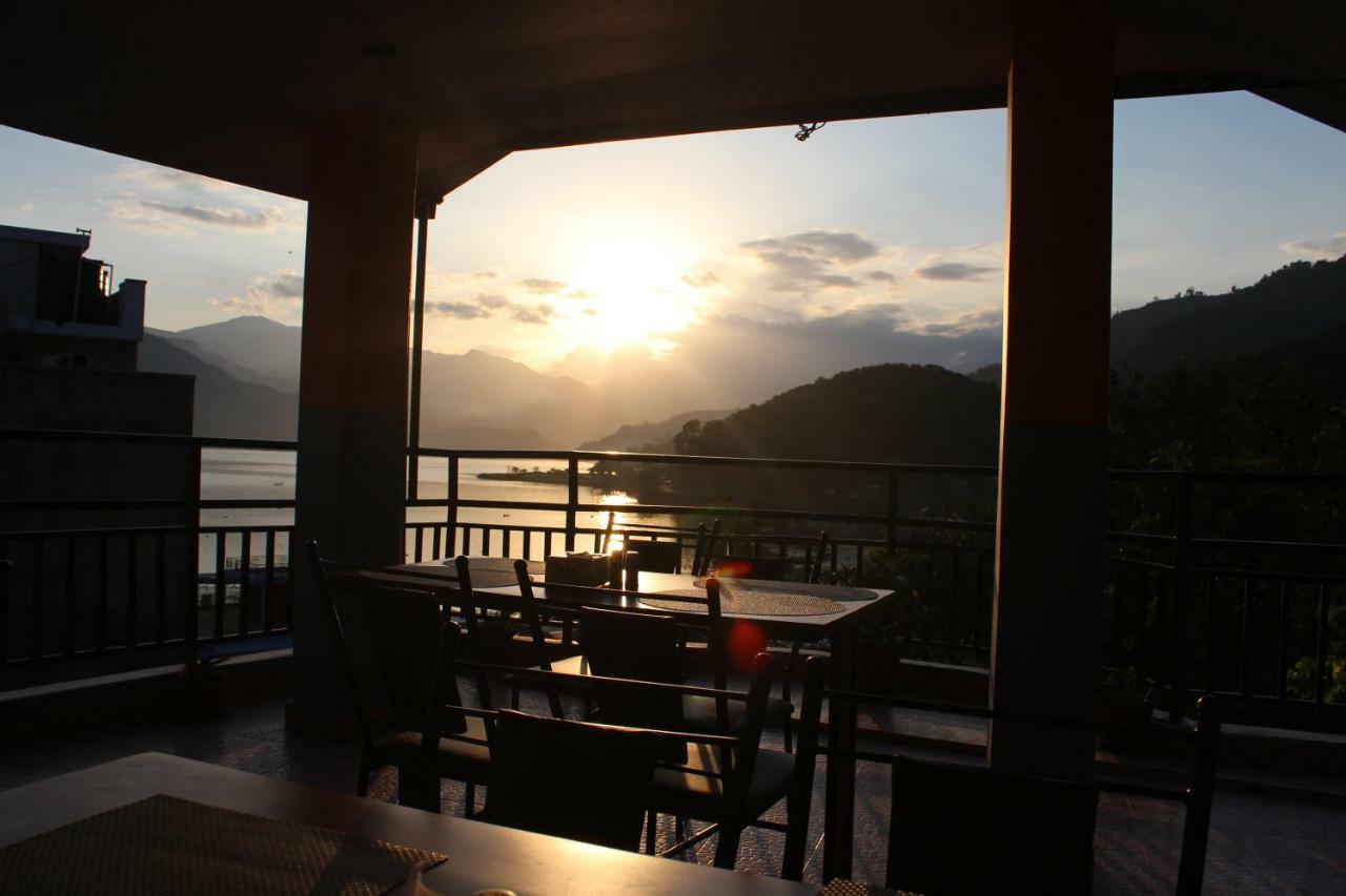 Hotel Direction Pokhara Buitenkant foto