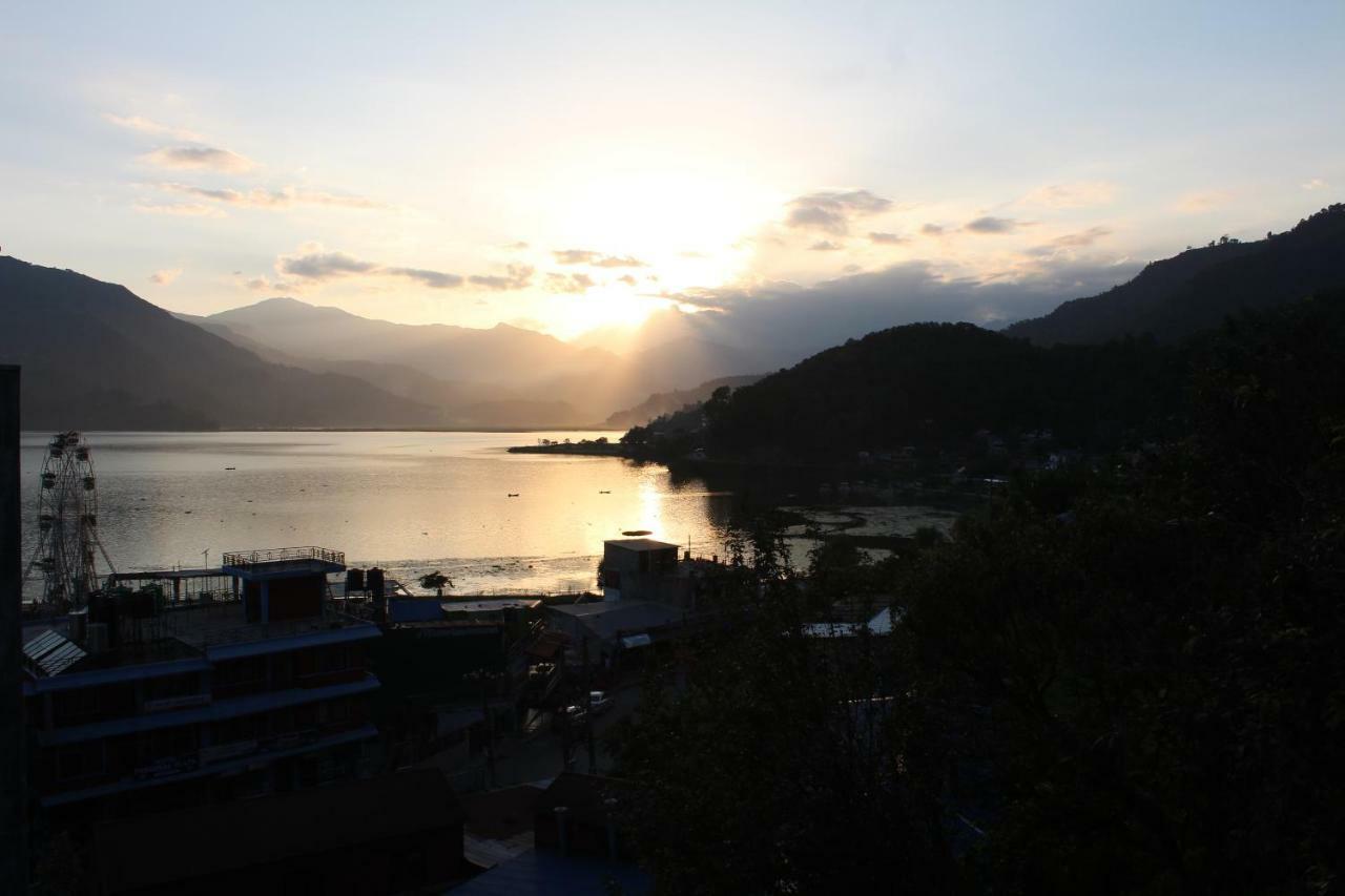 Hotel Direction Pokhara Buitenkant foto
