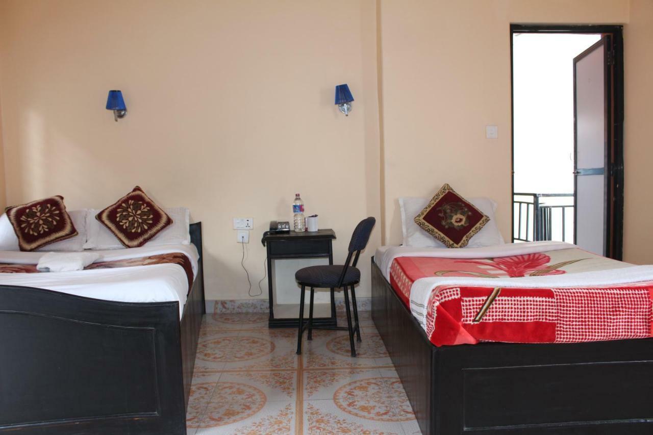 Hotel Direction Pokhara Buitenkant foto