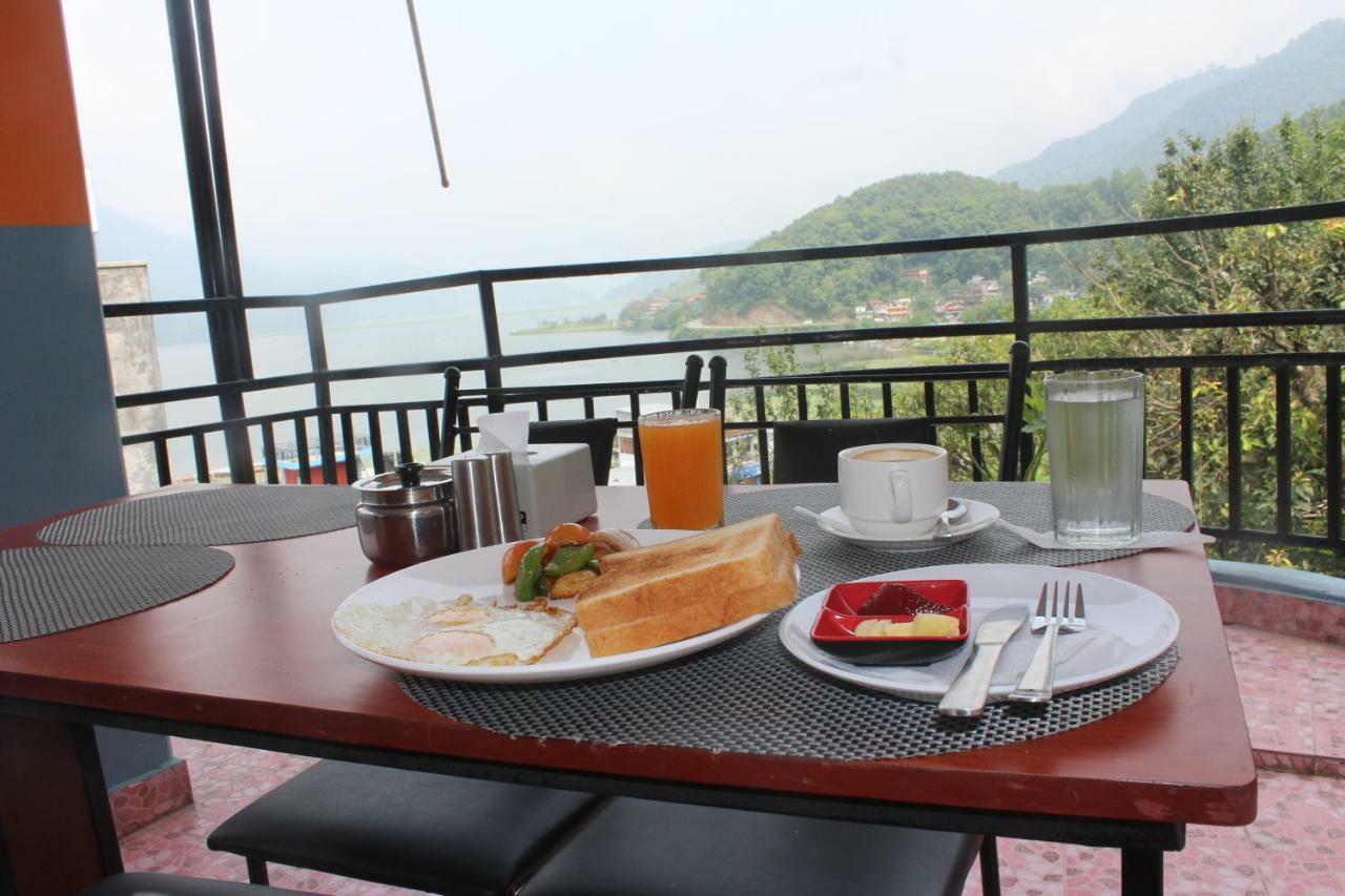 Hotel Direction Pokhara Buitenkant foto
