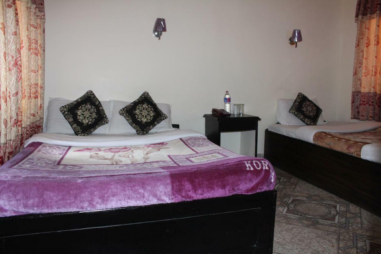 Hotel Direction Pokhara Buitenkant foto