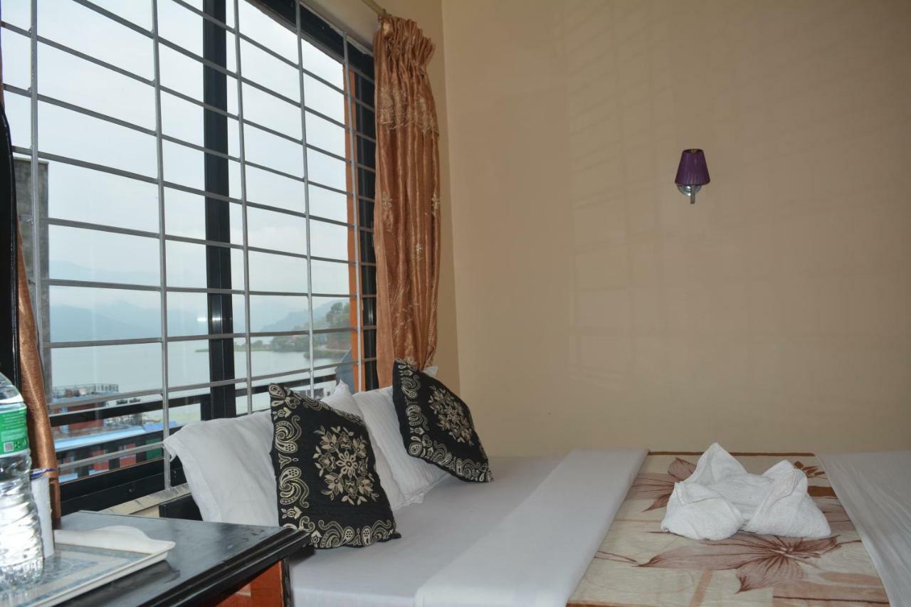 Hotel Direction Pokhara Buitenkant foto
