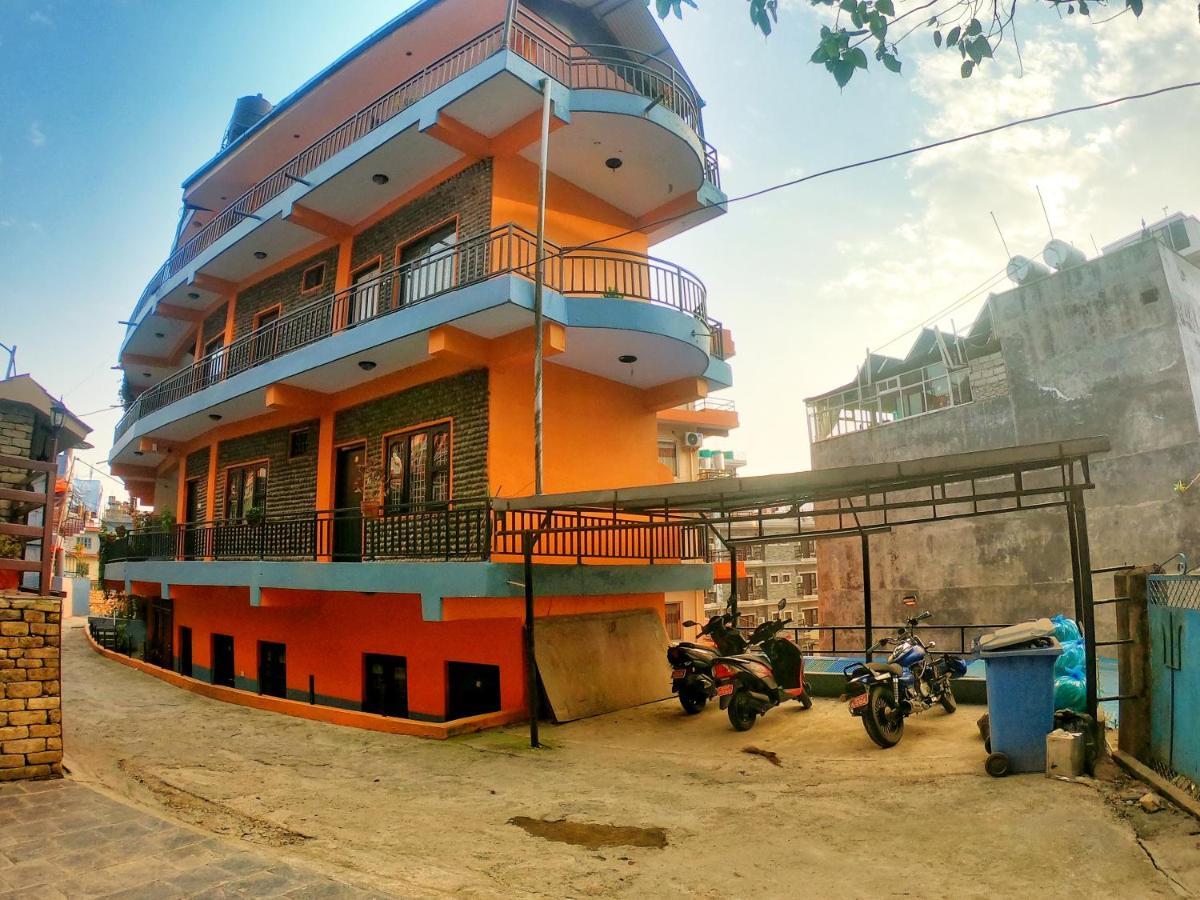 Hotel Direction Pokhara Buitenkant foto